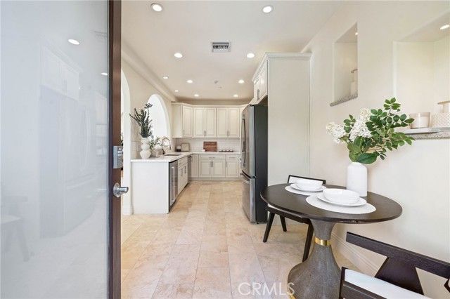 3115 Ellington, Los Angeles, CA 90068