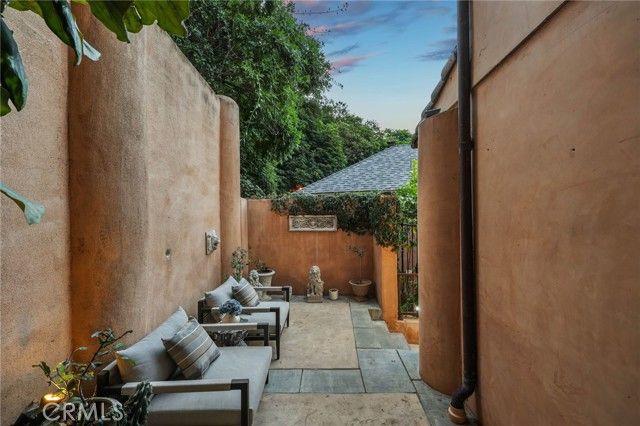 3115 Ellington, Los Angeles, CA 90068