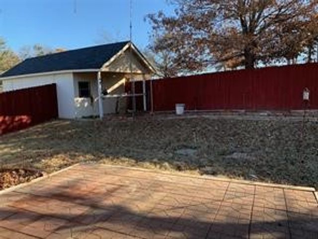1104 Linda Drive, Joshua, TX 76058