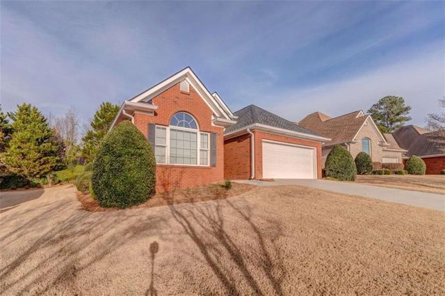 114 Vinings Way, Calhoun, GA 30701