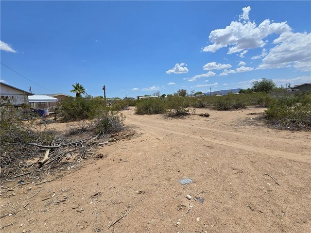 5415 E Apache Drive, Topock, AZ 86436