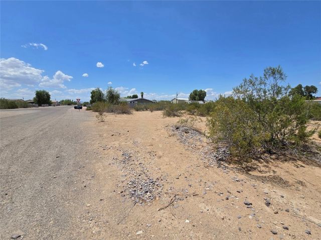5415 E Apache Drive, Topock, AZ 86436