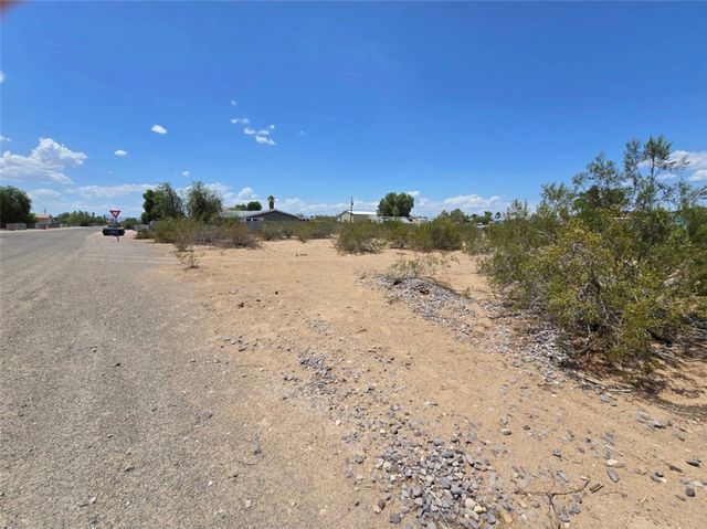5415 E Apache Drive, Topock, AZ 86436