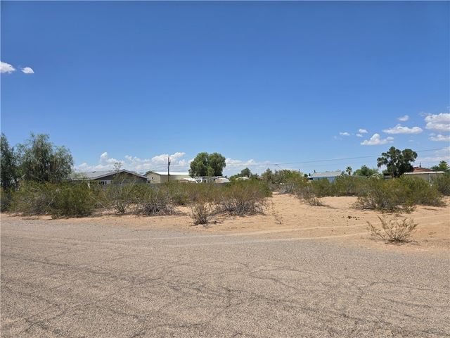 5415 E Apache Drive, Topock, AZ 86436
