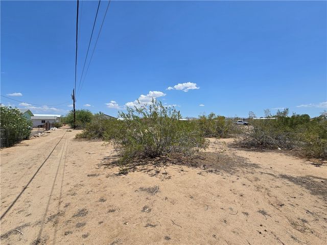 5415 E Apache Drive, Topock, AZ 86436