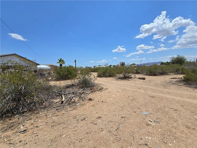 5415 E Apache Drive, Topock, AZ 86436