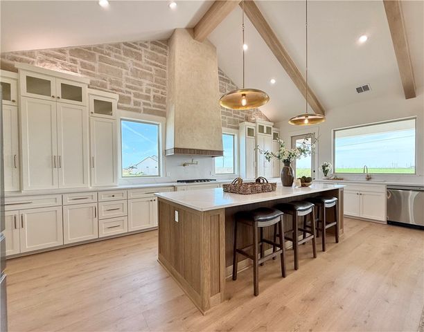 1525 Dancing Elk Dr., Corpus Christi, TX 78415