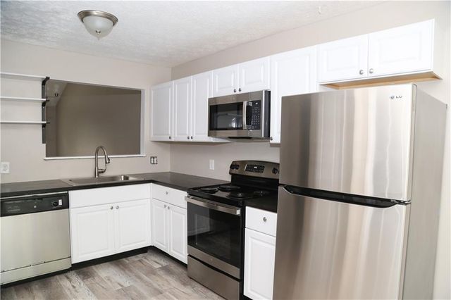 5141 Farm Place NE Drive, Woodstock, GA 30188