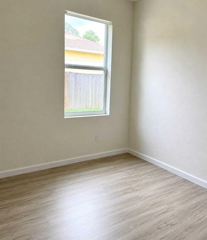 2525 SW WESTFIELD Street, Port St. Lucie, FL 34953