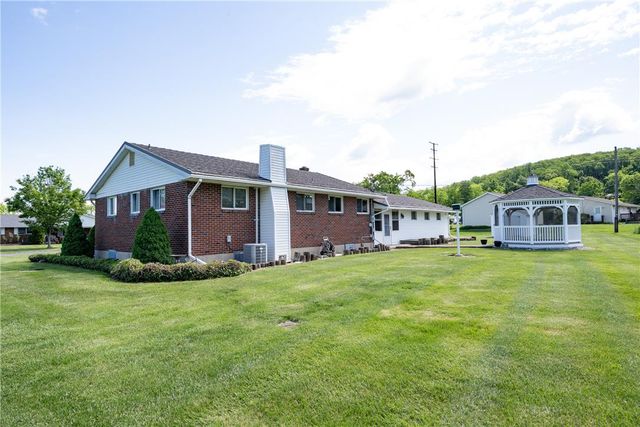 4420 North Sunset Drive, Upper Saucon Twp, PA 18036