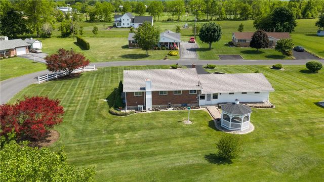4420 North Sunset Drive, Upper Saucon Twp, PA 18036