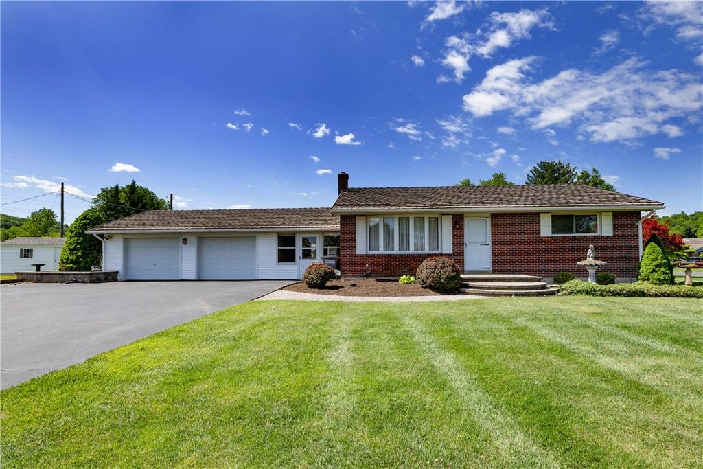 4420 North Sunset Drive, Upper Saucon Twp, PA 18036
