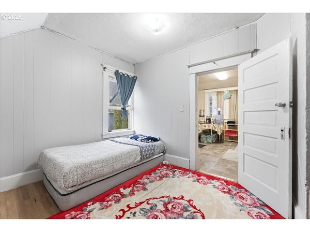 215 Ne GOING St, Portland, OR 97211