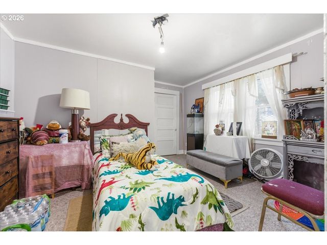 215 Ne GOING St, Portland, OR 97211