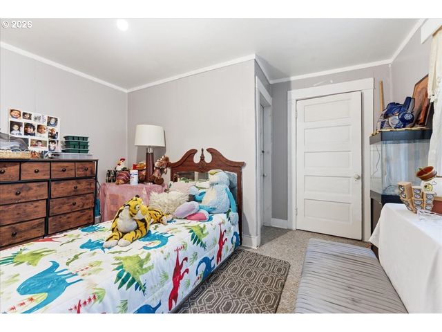 215 Ne GOING St, Portland, OR 97211