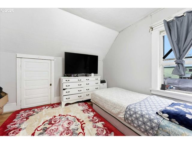 215 Ne GOING St, Portland, OR 97211