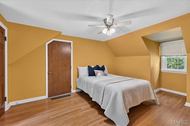 1210 N Sappington Road, Glendale, MO 63122