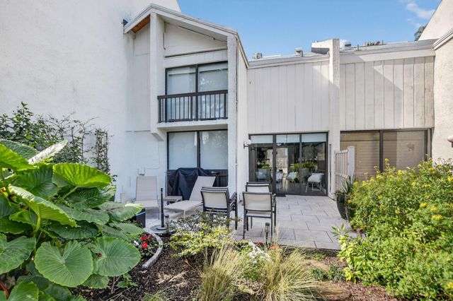 2306 Bridgewood Drive, Boca Raton, FL 33434