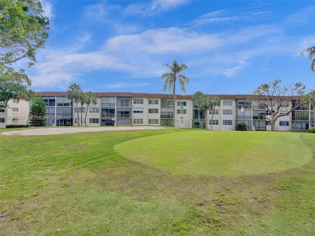 8962 S Hollybrook Boulevard 303, Pembroke Pines, FL 33025