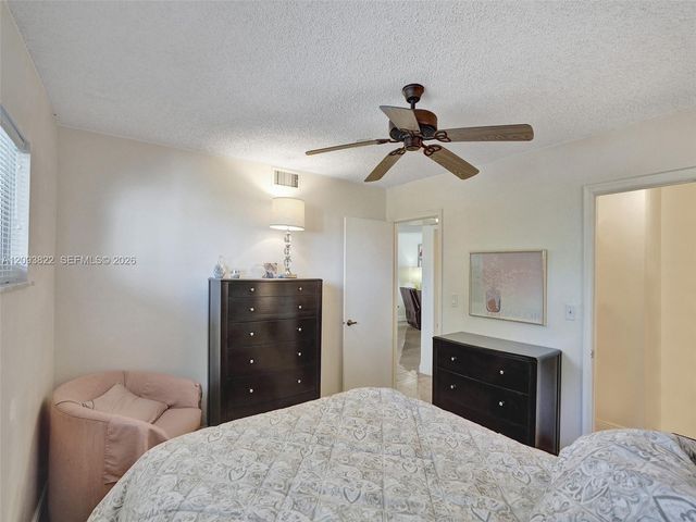 8962 S Hollybrook Boulevard 303, Pembroke Pines, FL 33025