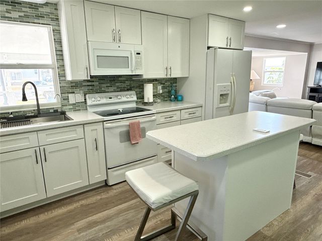 606 MOUNT LANCASTER AVENUE NE 651, St Petersburg, FL 33702