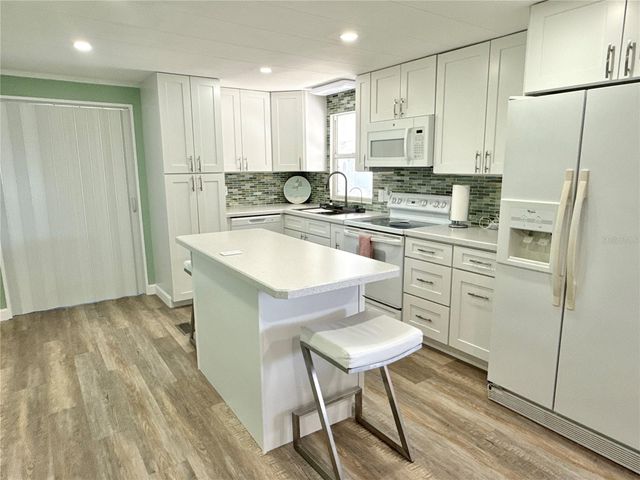 606 MOUNT LANCASTER AVENUE NE 651, St Petersburg, FL 33702