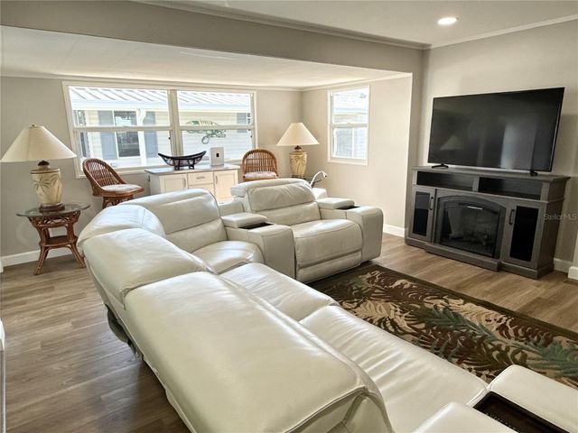 606 MOUNT LANCASTER AVENUE NE 651, St Petersburg, FL 33702