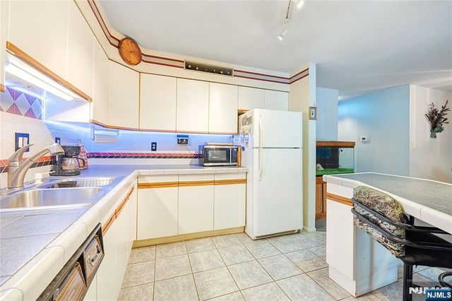 38 Triumph Court A, East Rutherford, NJ 07073