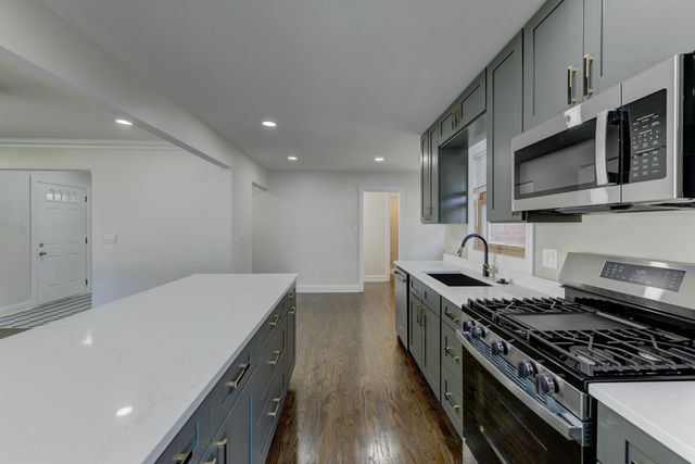 7970 Northcote Avenue, Hammond, IN 46324