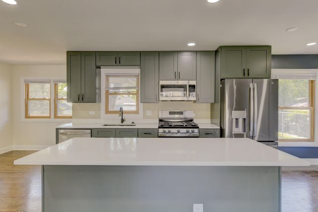 7970 Northcote Avenue, Hammond, IN 46324