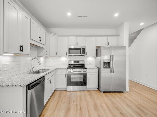 241 Townhome Lane 241, Southern Pines, NC 28387