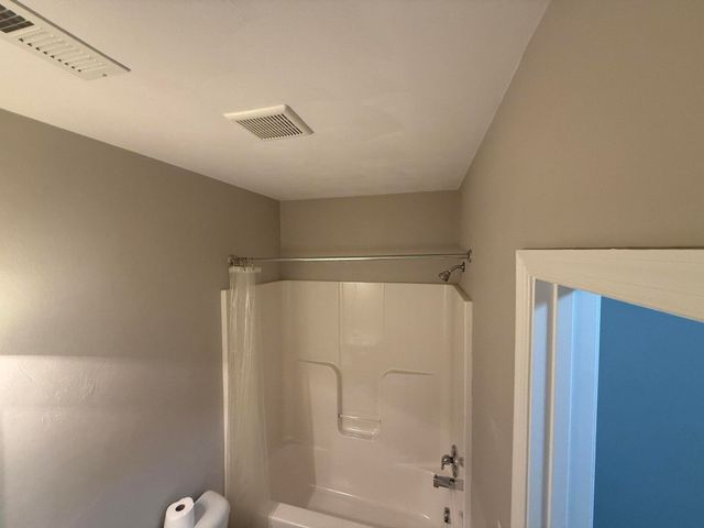 2421 Deerfield CT, Roanoke, VA 24014