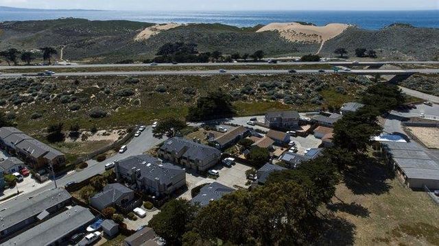 189 San Pablo Court 8, Marina, CA 93933