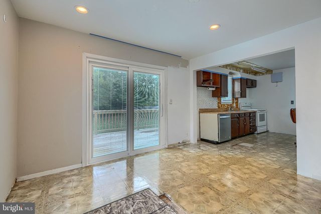 6502 EASTERN PKWY, Baltimore, MD 21214