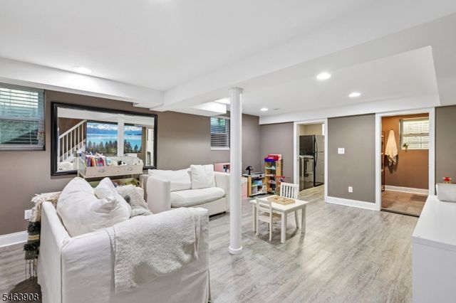225 Hyslip Ave, Westfield Town, NJ 07090