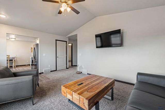 24020 BRIDLE RIDGE RD, Rapid City, SD 57701