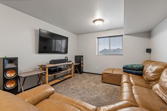 24020 BRIDLE RIDGE RD, Rapid City, SD 57701