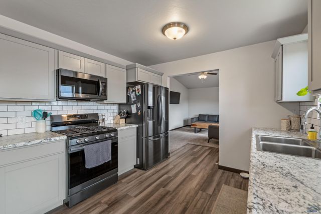 24020 BRIDLE RIDGE RD, Rapid City, SD 57701