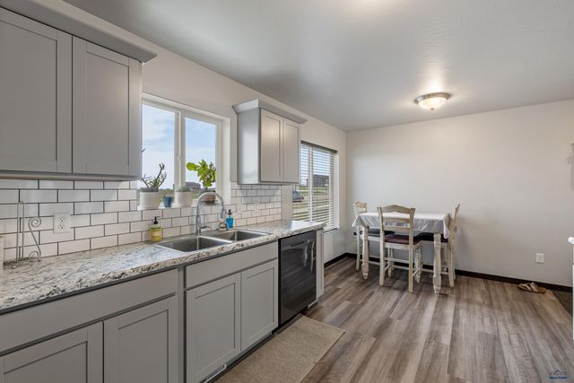24020 BRIDLE RIDGE RD, Rapid City, SD 57701
