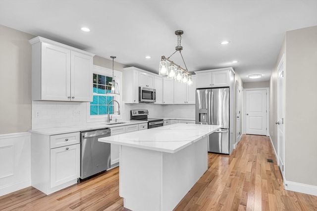 7 High Bluff, Belchertown, MA 01007