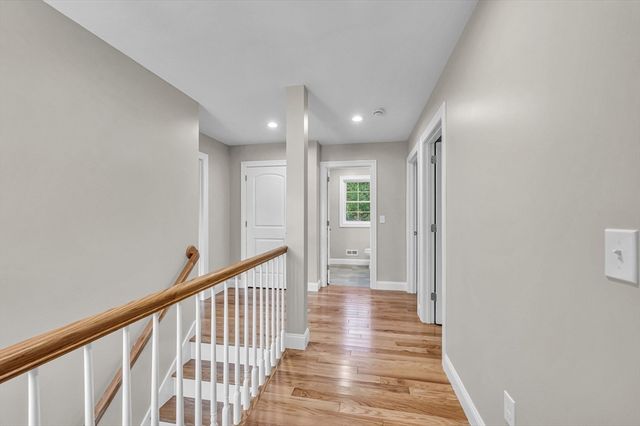 7 High Bluff, Belchertown, MA 01007