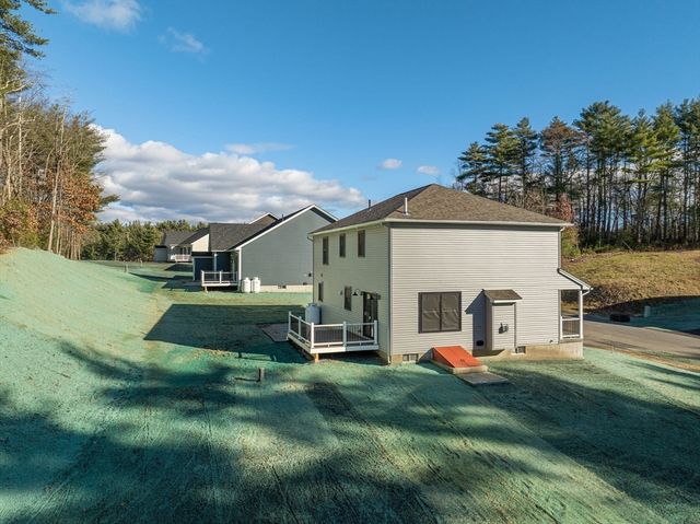 7 High Bluff, Belchertown, MA 01007