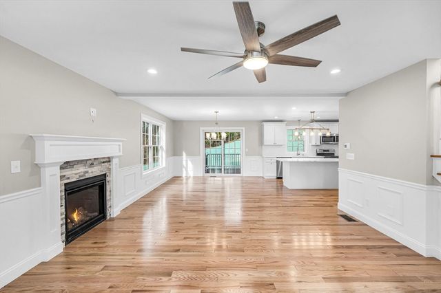 7 High Bluff, Belchertown, MA 01007