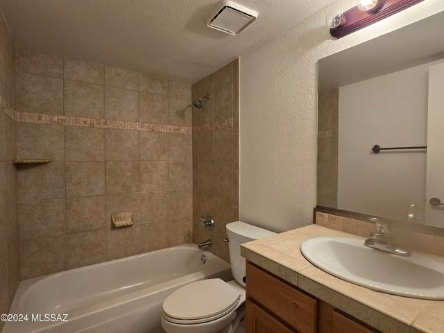 6651 N Campbell Ave Apt 183, Tucson, AZ 85718