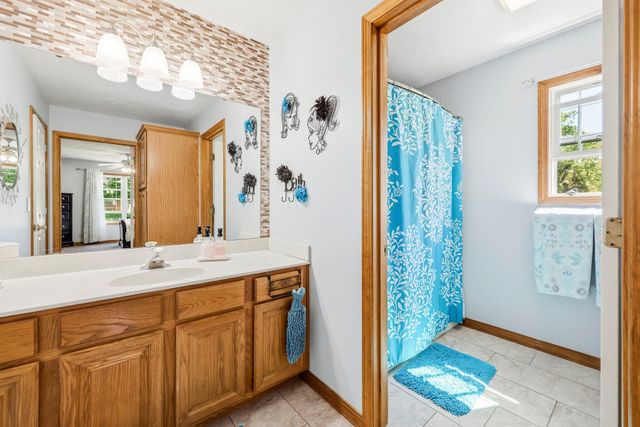 1109 Glen Oaks Drive, Nixa, MO 65714