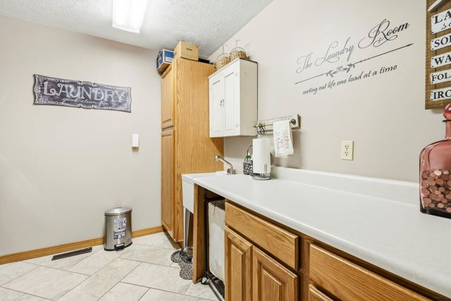 1109 Glen Oaks Drive, Nixa, MO 65714