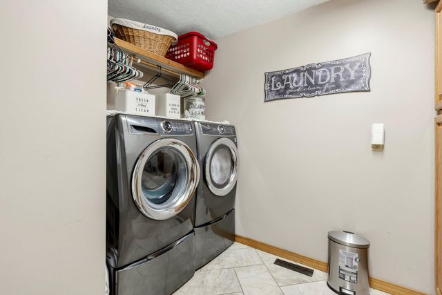 1109 Glen Oaks Drive, Nixa, MO 65714