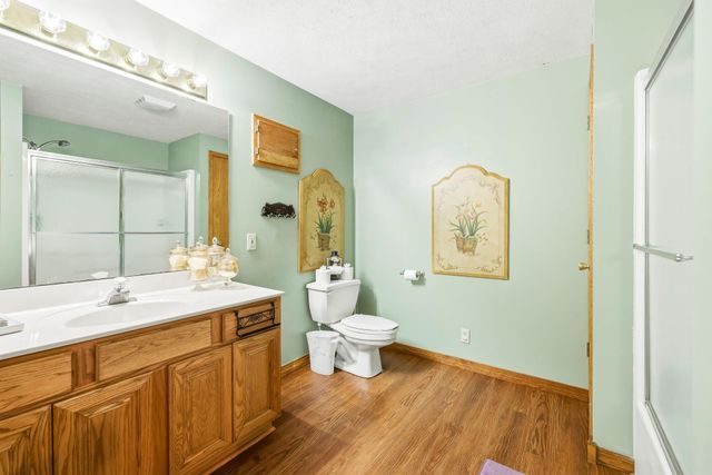 1109 Glen Oaks Drive, Nixa, MO 65714