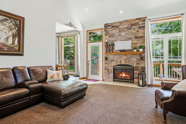 1109 Glen Oaks Drive, Nixa, MO 65714