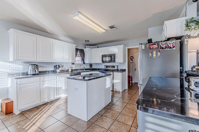 268 Cass Cir, Flint, TX 75762